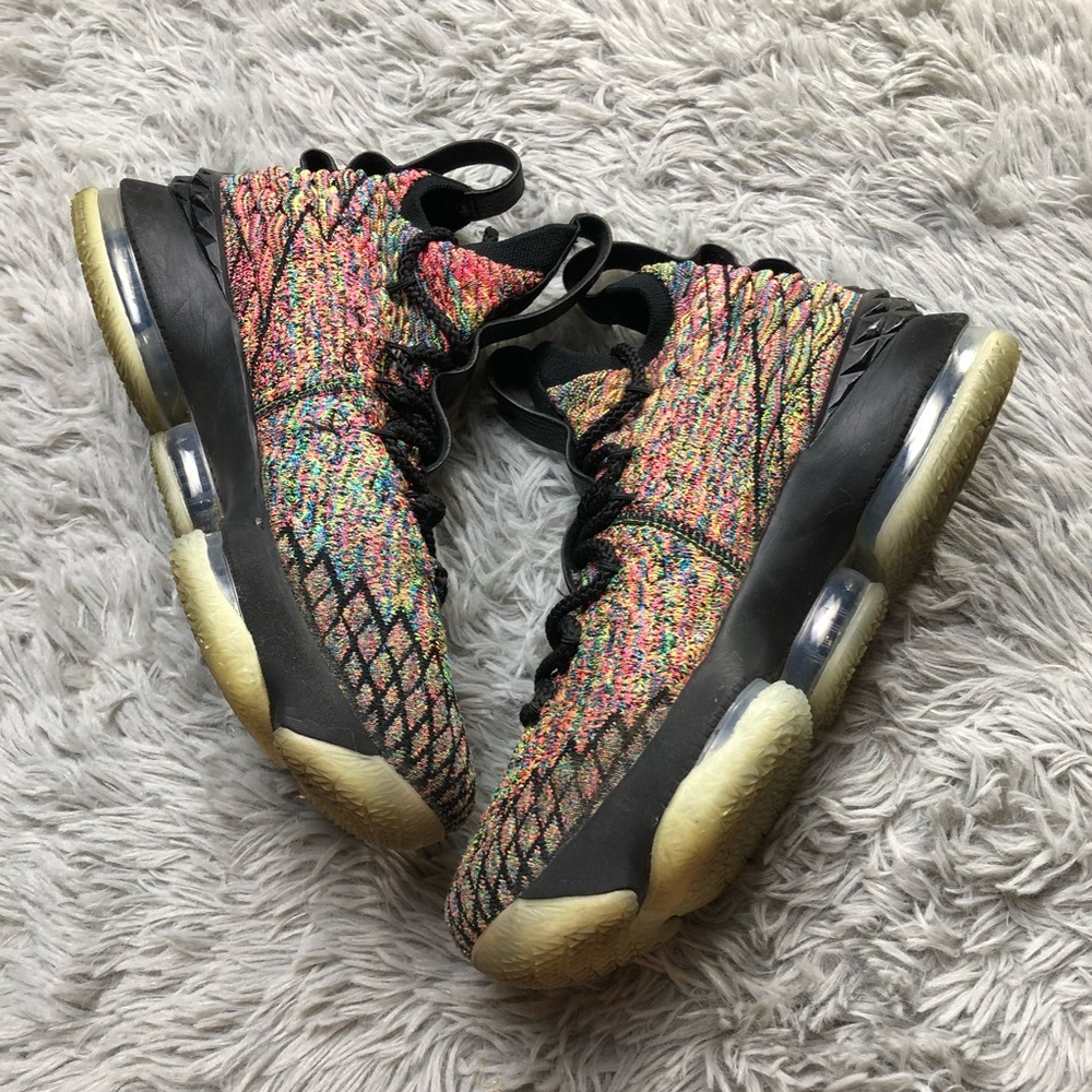 Nike lebron multi-color - Picture 3 of 7